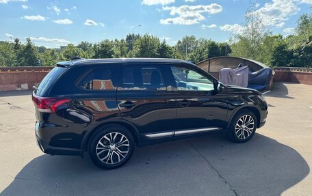 Mitsubishi Outlander III рестайлинг 3, 2018 год, 1 850 000 рублей, 8 фотография