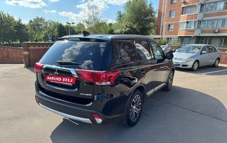 Mitsubishi Outlander III рестайлинг 3, 2018 год, 1 850 000 рублей, 7 фотография