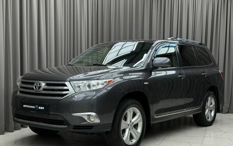 Toyota Highlander III, 2013 год, 1 960 000 рублей, 1 фотография