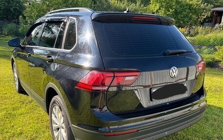 Volkswagen Tiguan II, 2019 год, 2 800 000 рублей, 3 фотография