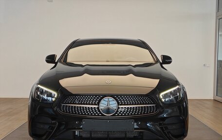 Mercedes-Benz E-Класс, 2022 год, 5 490 000 рублей, 2 фотография