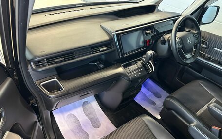 Honda Stepwgn IV, 2016 год, 2 299 000 рублей, 12 фотография