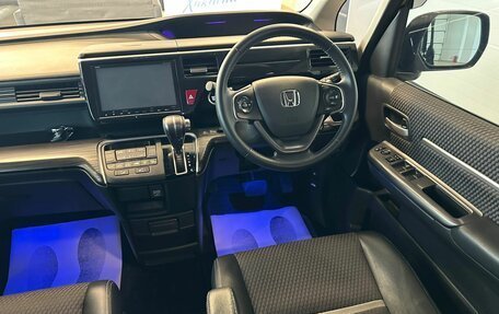 Honda Stepwgn IV, 2016 год, 2 299 000 рублей, 14 фотография