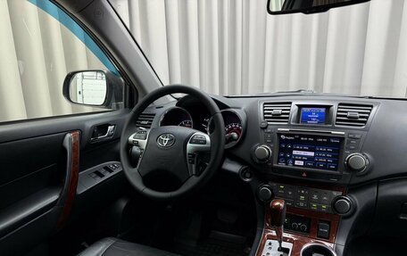Toyota Highlander III, 2013 год, 1 960 000 рублей, 7 фотография