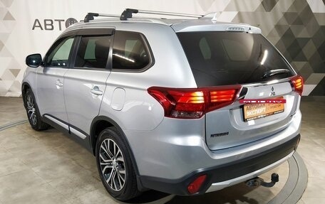 Mitsubishi Outlander III рестайлинг 3, 2018 год, 1 999 000 рублей, 5 фотография