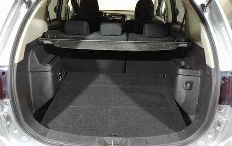 Mitsubishi Outlander III рестайлинг 3, 2018 год, 1 999 000 рублей, 27 фотография