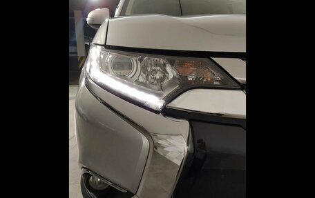 Mitsubishi Outlander III рестайлинг 3, 2018 год, 1 999 000 рублей, 29 фотография