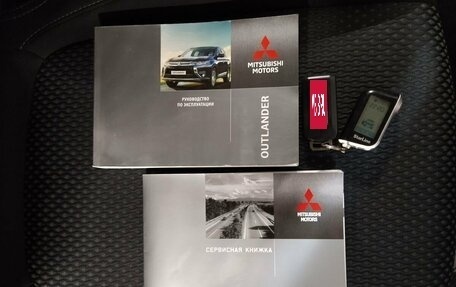 Mitsubishi Outlander III рестайлинг 3, 2018 год, 1 999 000 рублей, 24 фотография