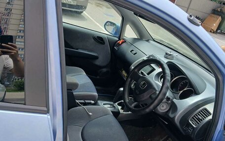Honda Fit III, 2001 год, 310 000 рублей, 2 фотография