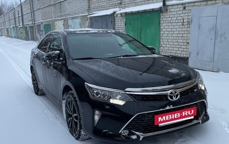 Toyota Camry, 2017 год, 2 550 000 рублей, 4 фотография