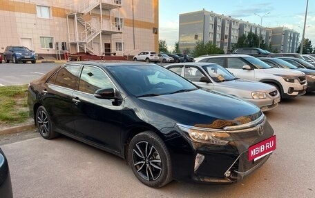 Toyota Camry, 2017 год, 2 550 000 рублей, 10 фотография