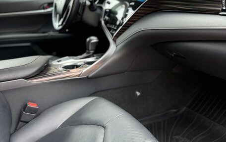 Toyota Camry, 2021 год, 3 300 000 рублей, 8 фотография
