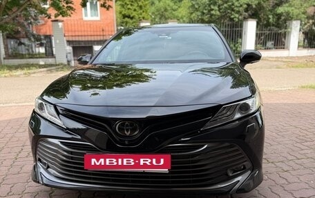 Toyota Camry, 2021 год, 3 300 000 рублей, 2 фотография