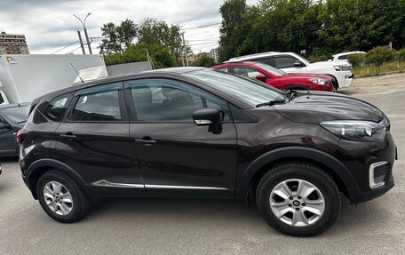 Renault Kaptur I рестайлинг, 2017 год, 1 430 000 рублей, 2 фотография