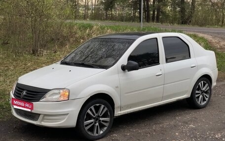 Renault Logan I, 2015 год, 385 000 рублей, 2 фотография
