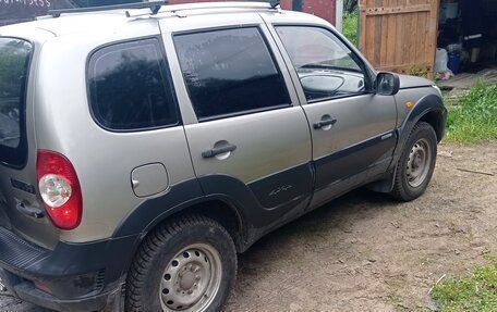 Chevrolet Niva I рестайлинг, 2010 год, 304 999 рублей, 2 фотография