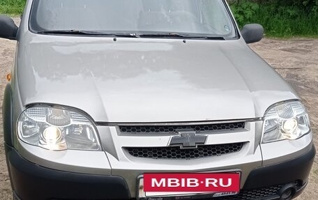 Chevrolet Niva I рестайлинг, 2010 год, 304 999 рублей, 3 фотография