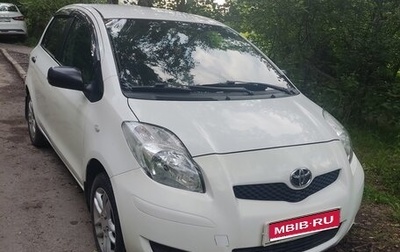 Toyota Yaris III рестайлинг, 2009 год, 590 000 рублей, 1 фотография
