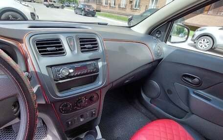 Renault Logan II, 2018 год, 850 000 рублей, 8 фотография