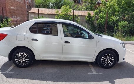 Renault Logan II, 2018 год, 850 000 рублей, 5 фотография