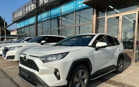 Toyota RAV4, 2022 год, 2 573 000 рублей, 6 фотография