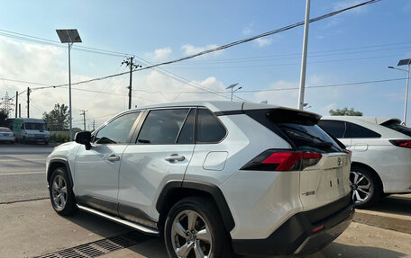 Toyota RAV4, 2022 год, 2 573 000 рублей, 5 фотография
