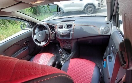Renault Logan II, 2018 год, 850 000 рублей, 17 фотография