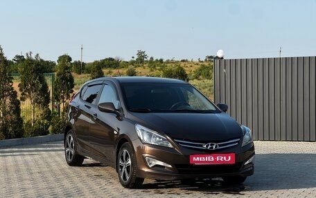Hyundai Solaris II рестайлинг, 2015 год, 1 040 000 рублей, 2 фотография