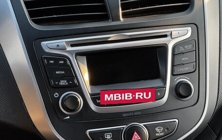 Hyundai Solaris II рестайлинг, 2015 год, 1 040 000 рублей, 6 фотография