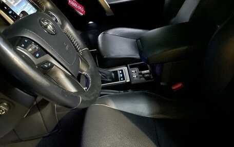 Toyota Land Cruiser Prado 150 рестайлинг 2, 2018 год, 5 550 000 рублей, 8 фотография