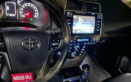 Toyota Land Cruiser Prado 150 рестайлинг 2, 2018 год, 5 550 000 рублей, 12 фотография