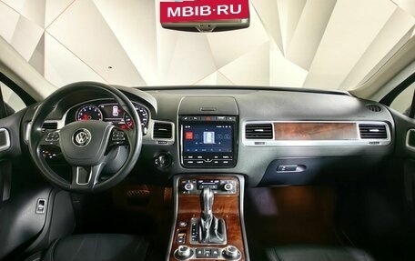 Volkswagen Touareg III, 2015 год, 2 398 000 рублей, 10 фотография