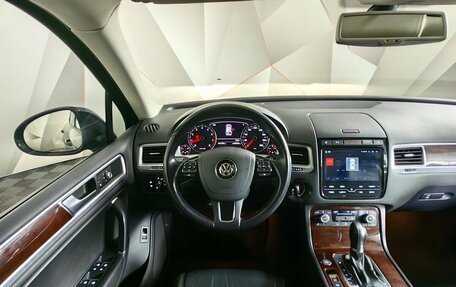 Volkswagen Touareg III, 2015 год, 2 398 000 рублей, 15 фотография
