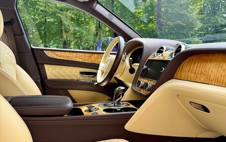 Bentley Bentayga I, 2018 год, 12 750 000 рублей, 13 фотография