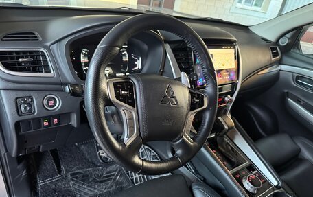 Mitsubishi Pajero Sport III рестайлинг, 2022 год, 4 600 000 рублей, 16 фотография