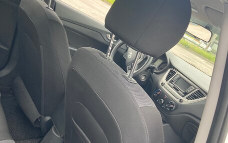 Hyundai Solaris II рестайлинг, 2019 год, 1 100 000 рублей, 3 фотография