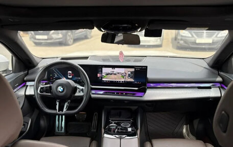 BMW 5 серия, 2023 год, 5 490 000 рублей, 7 фотография