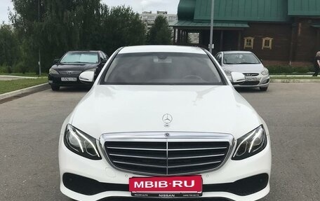 Mercedes-Benz E-Класс, 2018 год, 2 750 000 рублей, 3 фотография
