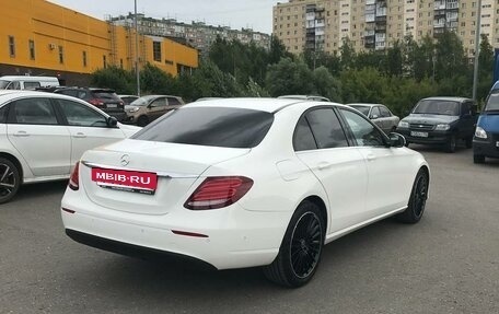 Mercedes-Benz E-Класс, 2018 год, 2 750 000 рублей, 7 фотография
