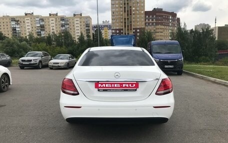 Mercedes-Benz E-Класс, 2018 год, 2 750 000 рублей, 5 фотография