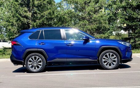 Toyota RAV4, 2021 год, 3 990 000 рублей, 9 фотография