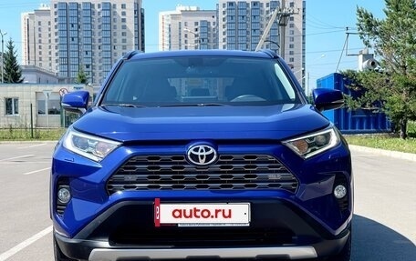 Toyota RAV4, 2021 год, 3 990 000 рублей, 4 фотография