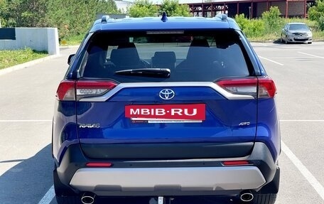 Toyota RAV4, 2021 год, 3 990 000 рублей, 11 фотография