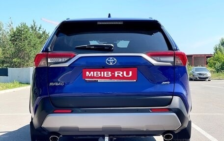 Toyota RAV4, 2021 год, 3 990 000 рублей, 12 фотография