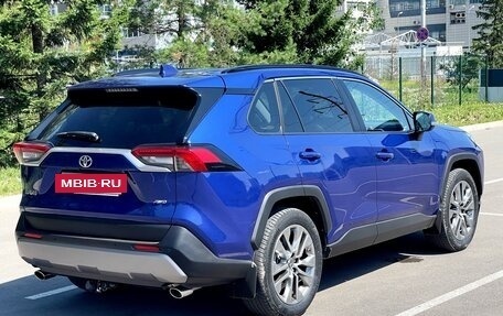 Toyota RAV4, 2021 год, 3 990 000 рублей, 13 фотография