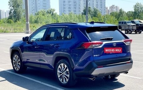 Toyota RAV4, 2021 год, 3 990 000 рублей, 10 фотография