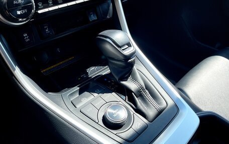 Toyota RAV4, 2021 год, 3 990 000 рублей, 31 фотография