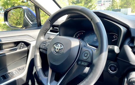 Toyota RAV4, 2021 год, 3 990 000 рублей, 27 фотография
