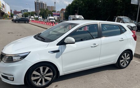 KIA Rio III рестайлинг, 2015 год, 1 050 000 рублей, 2 фотография