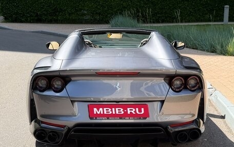Ferrari 812, 2021 год, 50 800 000 рублей, 8 фотография